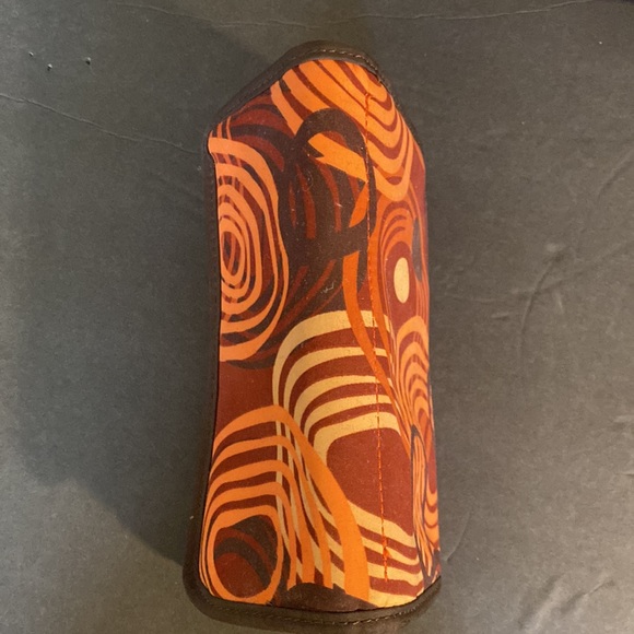 VGUC. cosmetic case and a orange burgundy, beige and black 70s looking pattern. - Picture 4 of 6